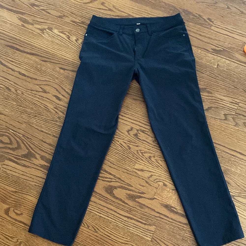 Lululemon ABC classic 32x30 excellent condition navy blue